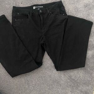 Woman’s Black Jeans